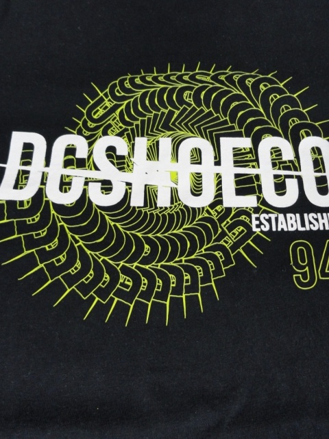 DC shoes t-shirt tribal