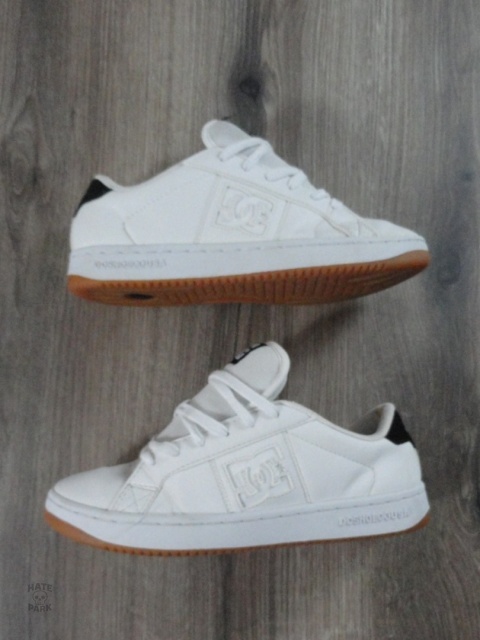 DC shoes Striker skate shoes